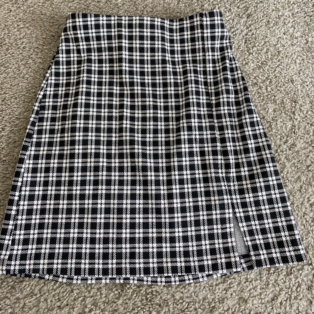 H&M women's short Slit-hem skirt, size XS